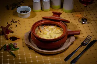 Penne cu cascaval si sunca la cuptor