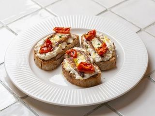 BRUSCHETTY Z ANCHOIS