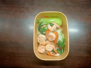 95. Gamberi con verdure miste