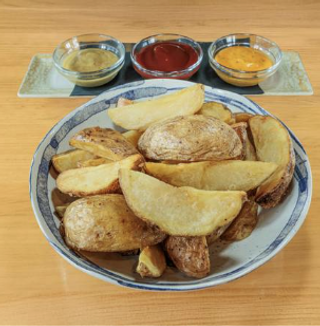 Patatas a las tres salsas