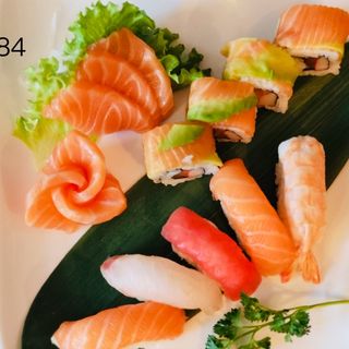 84 Sushi sashimi misto - 16 pezzi
