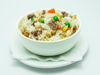 Orez cu ou si carne de vita