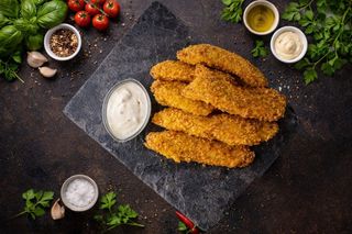 Пилешки хапки със сос