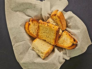 Focaccia al rosmarino e aglio