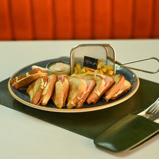 Toast sendvič sa kulenom