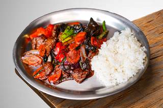 ЯЛОВИЧИНА В БЛЕК ПЕПЕР СОУСІ (400g)