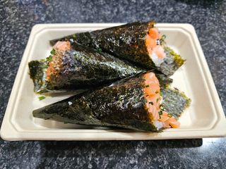 3 temakis de salmão 