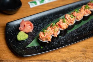 Spicy maguro roll