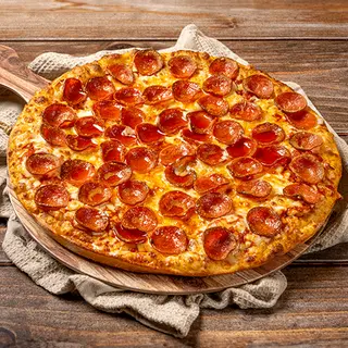 Familiar Carlo Pepperoni