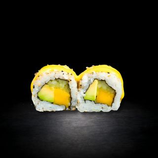 97. Uramaki De Mango Amb Alvocat I Salsa De Mango (8 Uds.)