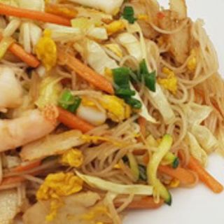 Spaghetti di riso con gamberi