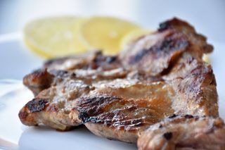 Свинска вратна пържола (200г)