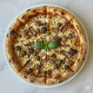 Pizza De Carne (Mediana)