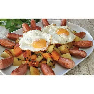 3 salchichas, 2 huevos y papas