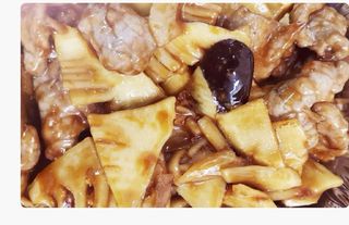 81. Manzo con bambu e funghi cinesi