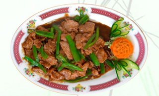 64. Ternera Con Pimiento Verde