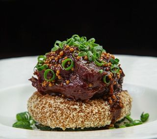 Теляча щічка з картопляною Крокетою (280г)