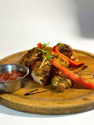 Стейк із свинини з овощами гриль (300 гр)