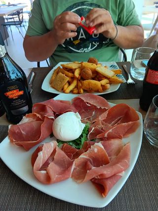 Bufala e crudo