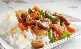 Šnite slanine sa lukom i pirinčem—K