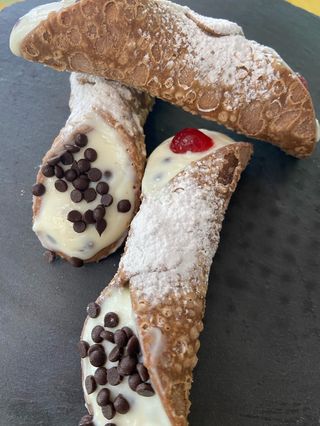 Cannolo siciliano artigianale
