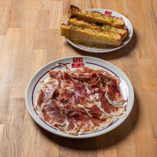 Focaccia Con Plato de Jamón Ibérico