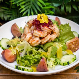 Ensalada De Gambas Y Frutas Tropicales