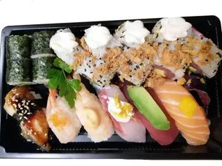 Bandeja 3 Uramaki Hosomaki Y Nigiri (18 Pzs.)