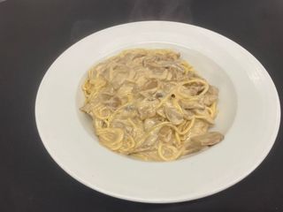 Pasta fresca con salsa funghi