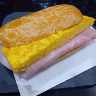 Fagotto frittata cotto e formaggio