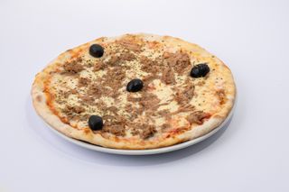 Tuna pizza