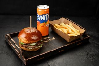Комбо бургер Fanta 0.33