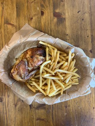 1/2 Pollo A L'ast Con Fritas