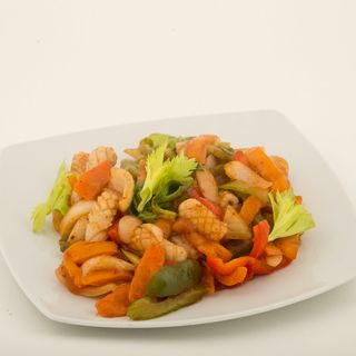 Calamar in sos picant