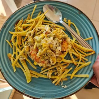 Revuelto De Gulas Y Gambones (Ración)