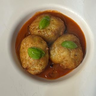 Polpette di soia, cremoso al pomodoro 
