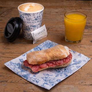 Mini + Café + Zumo de Naranja Natural