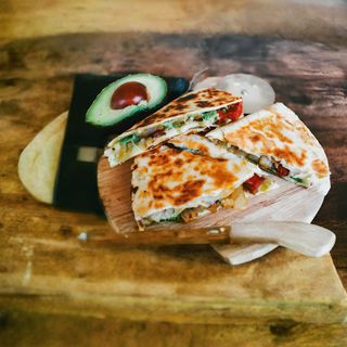 Quesadilla dubla halloumi