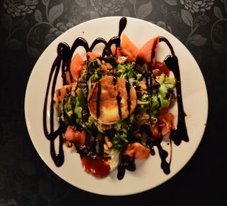 Ensalada De Queso De Cabra