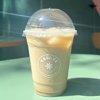 Iced chai latte 