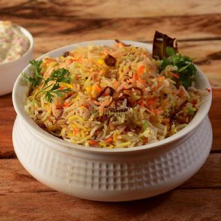 Veg Dum Biryani - Medium Pack (650 ML) + 1 Drink