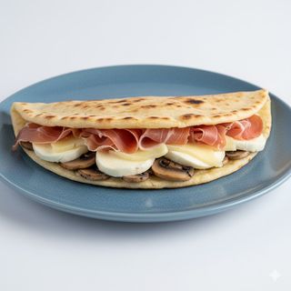 Piada con speck, funghi, scamorza e mozzarella