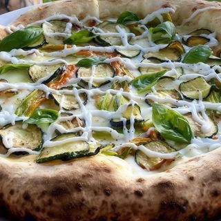 Pizza Nerano (33 cm.)