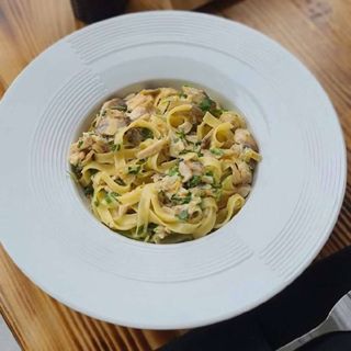 Паста з куркою та грибами (300г)