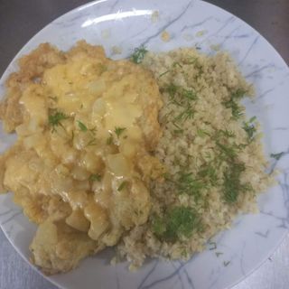 Відбивна (куряча )з ананасом та сиром . булгур 350г