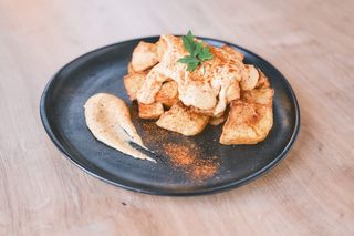 Patatas Bravas 100% Artesanas Con Su Salsa