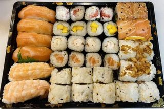 34. Maki de Morango, Salmão, Gambas e Manga
