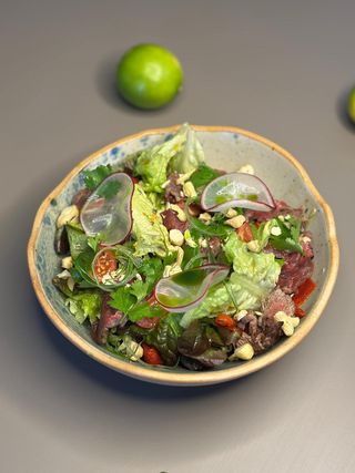 Ensalada Con Carne De Res Sellada