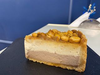 Чізкейк карамельний снікерс