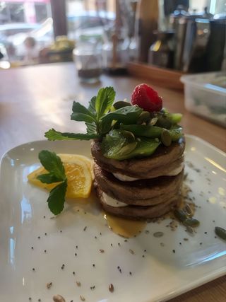 Tortitas de avena con zanahoria ,nuezes ,queso mascarpone